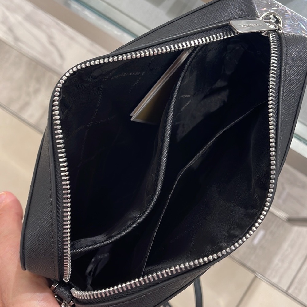 Michael Kors Jet Set Item Large East West Zip Crossbody Leather Black - Picture 6 of 16